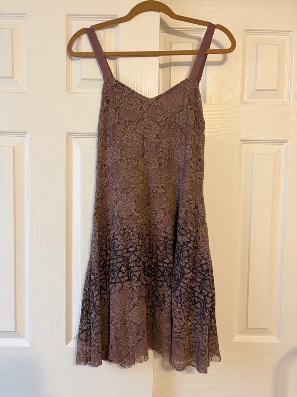Free people size large Lace Overlay Mini Dress in Mauve
